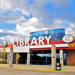 Lebanon-Laclede County Library Logo